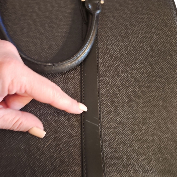 Louis Vuitton Black Tiaga Leather Unisex Briefcase - Picture 8 of 17